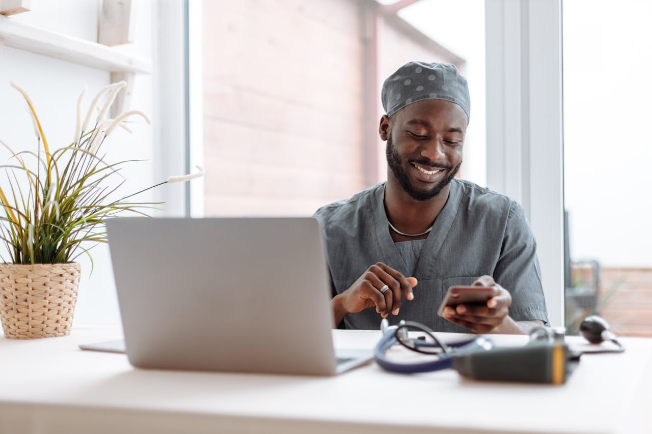 telemedicine doctor with computer