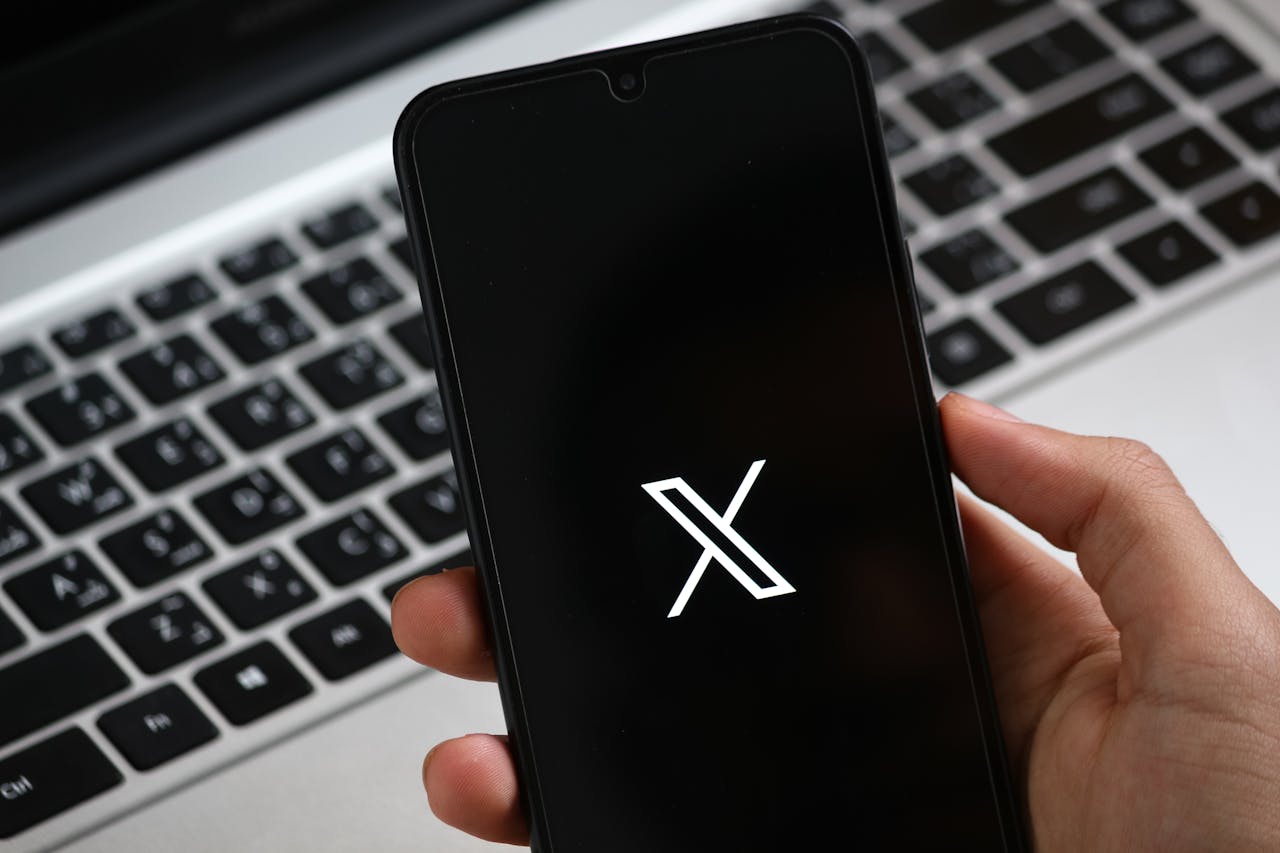 x.com logo
